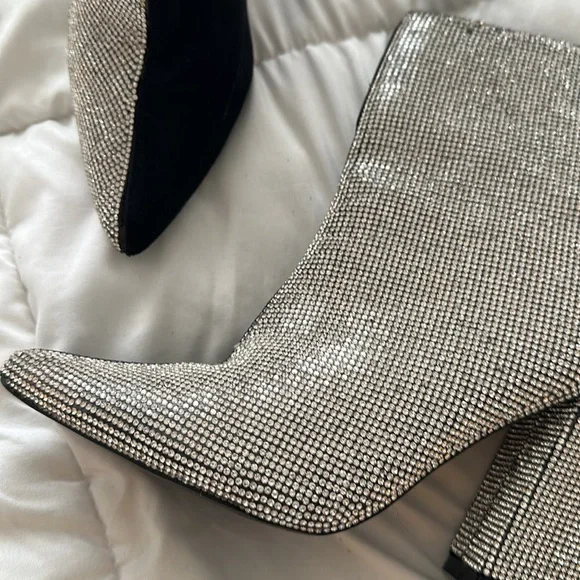 In a good condition booties - Picture 3 of 4